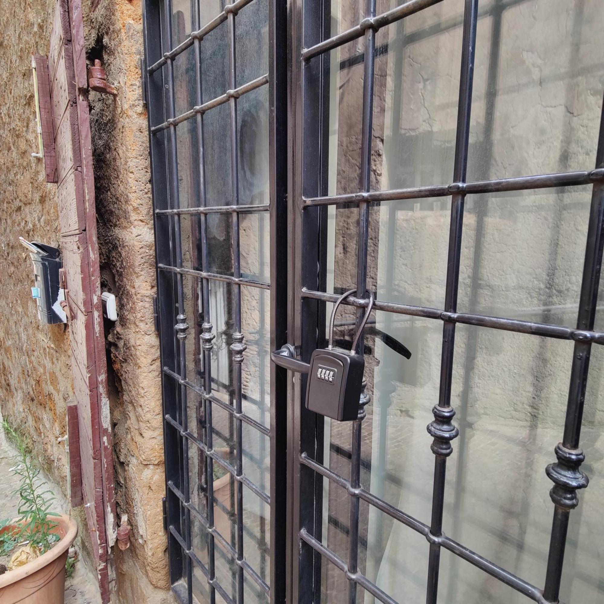 Maestosa Roccaforte Dei Principi, 3 Piani Tutti Per Voi! Sutri Exterior foto