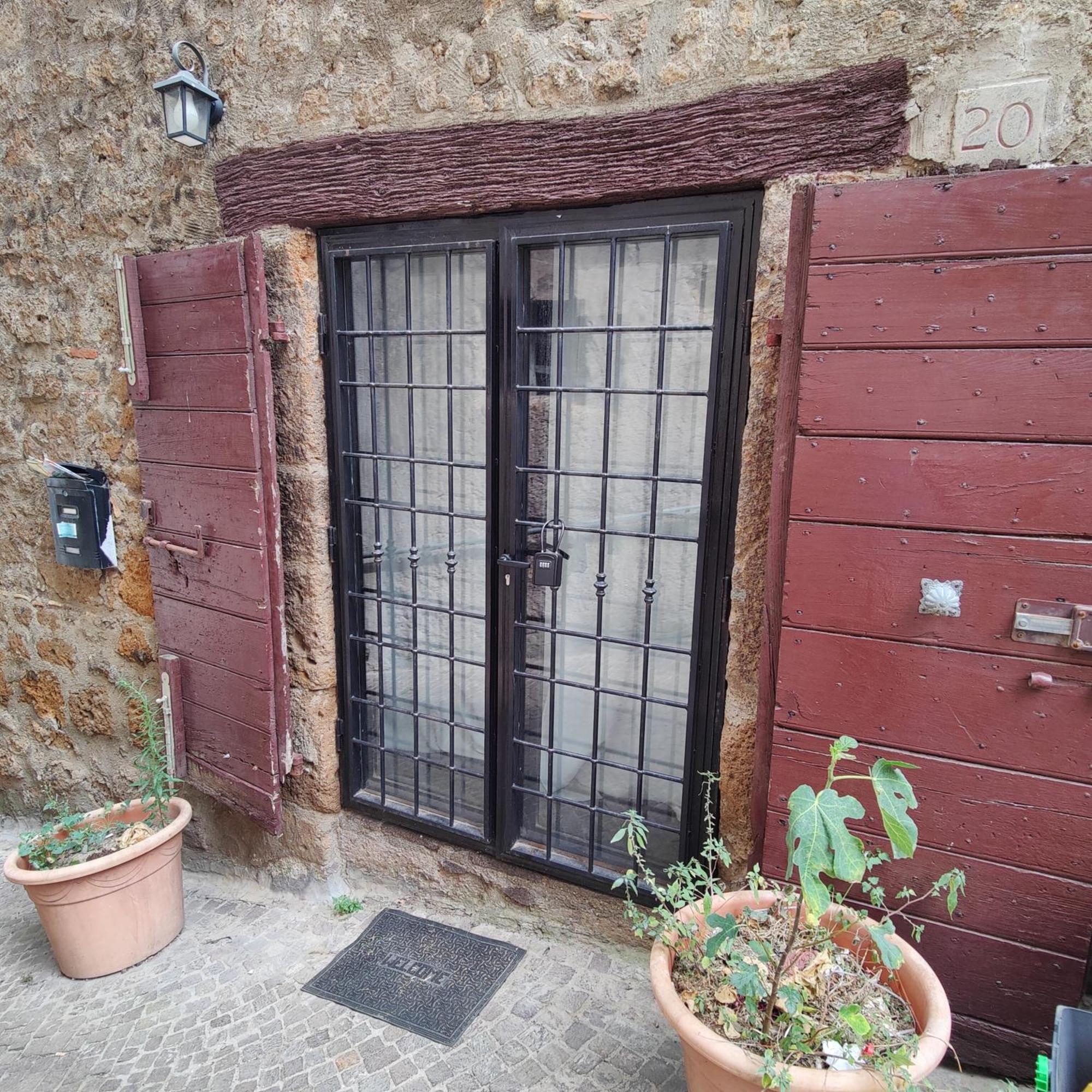 Maestosa Roccaforte Dei Principi, 3 Piani Tutti Per Voi! Sutri Exterior foto